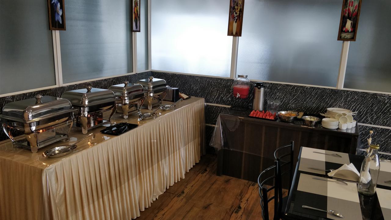 Отель South Gate Residency Коччи Экстерьер фото